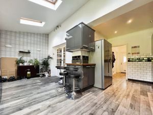 Kitchen/diner/family room- click for photo gallery